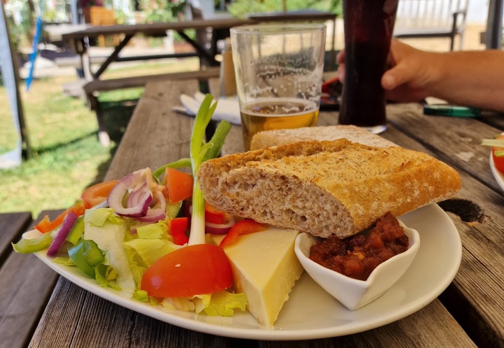 Hatchet Inn, Lower Chute.